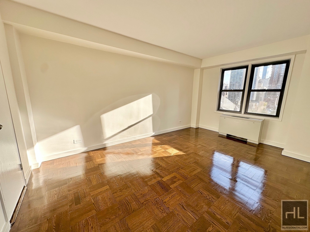 East 63 Street - Photo 6