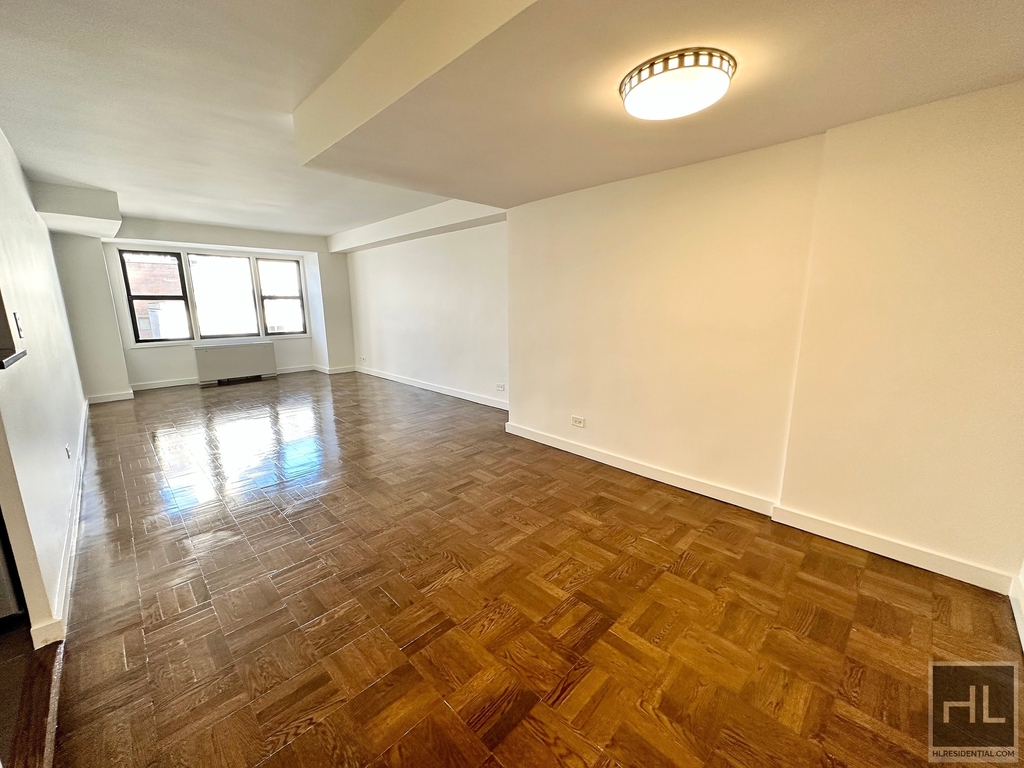 East 63 Street - Photo 3