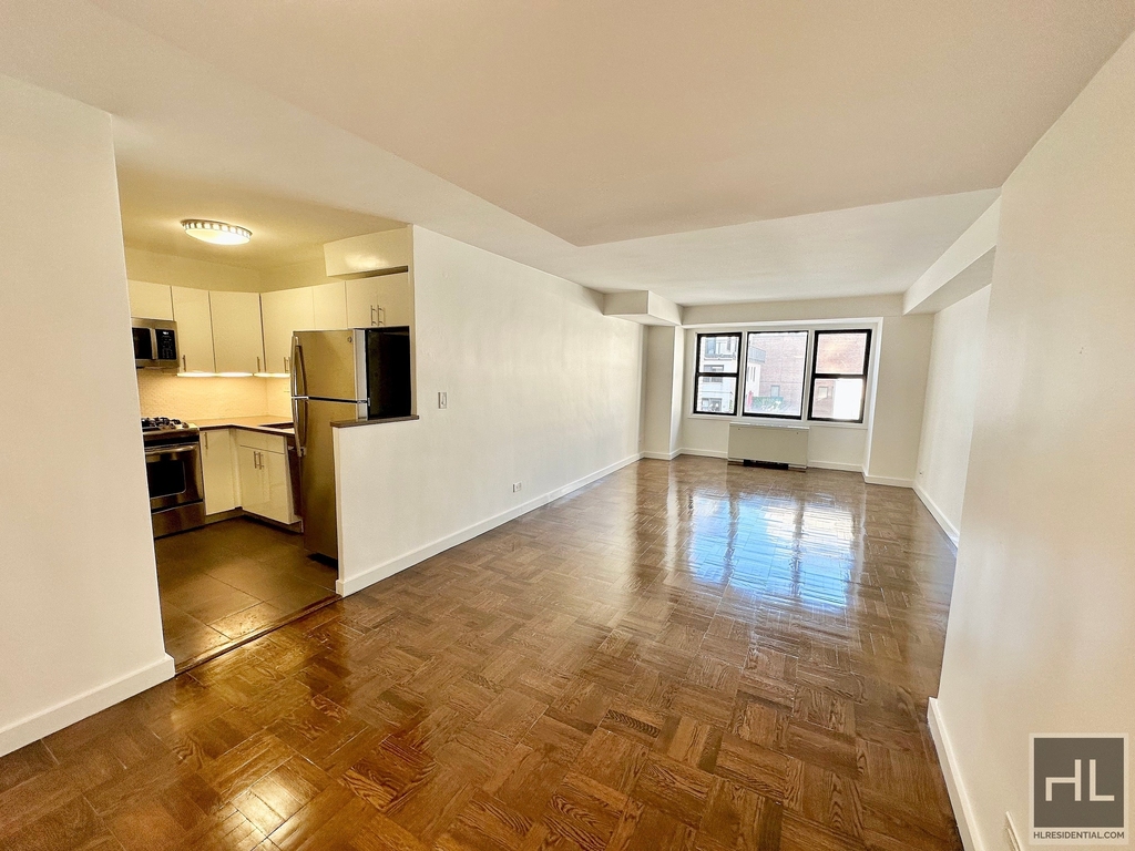 East 63 Street - Photo 0