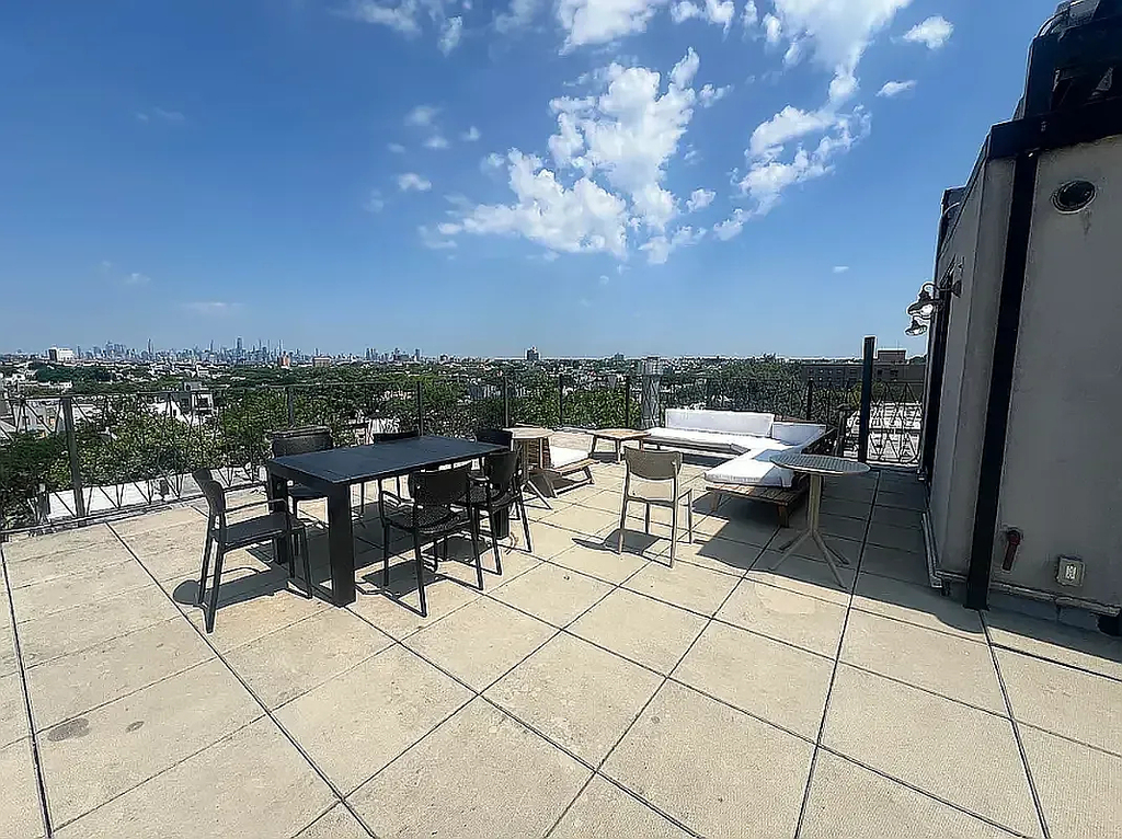 691 Chauncey Street - Photo 9