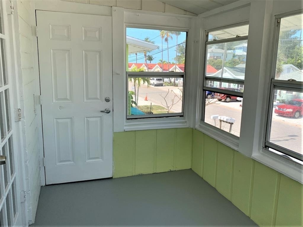 61 81st Avenue - Photo 5