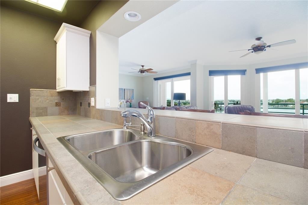 8041 Sailboat Key Boulevard S - Photo 6