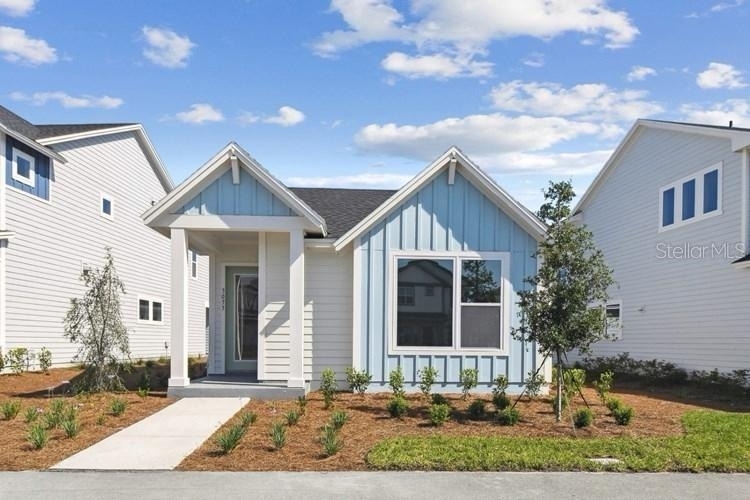 3077 Voyager Avenue - Photo 0