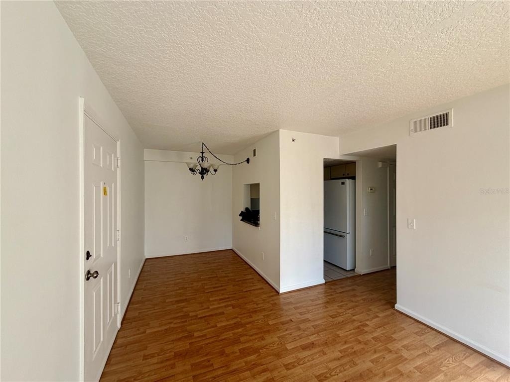 1114 S Pine Ridge Circle - Photo 0