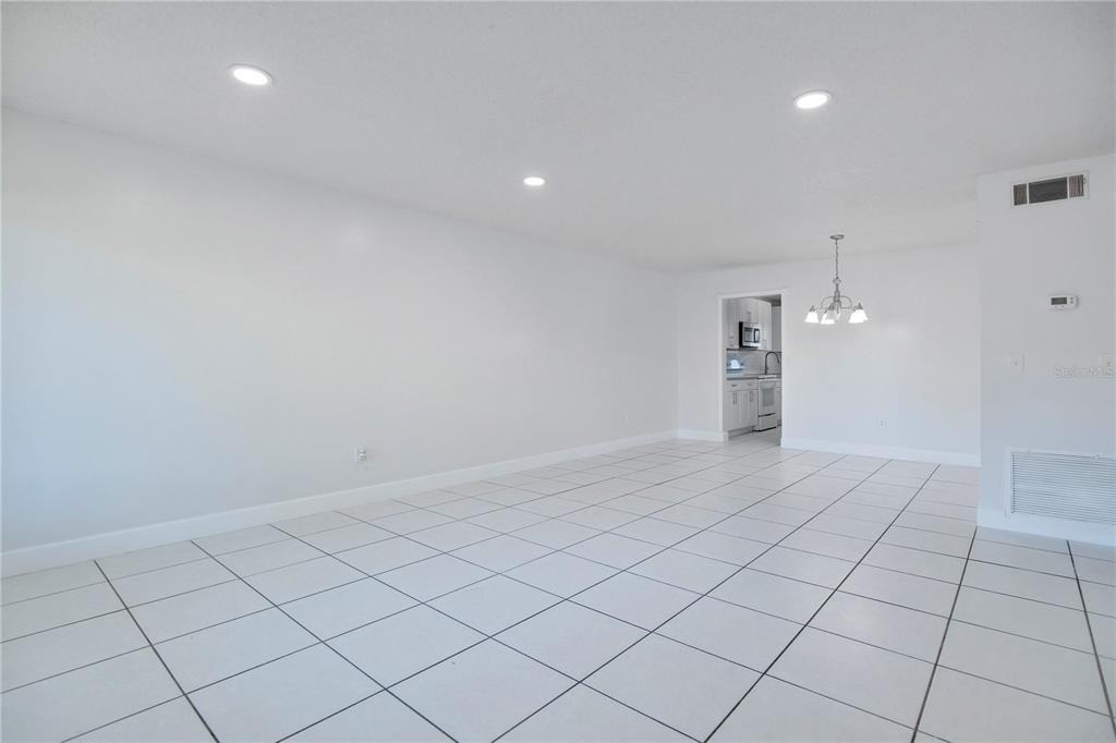 725 Northlake Boulevard - Photo 3