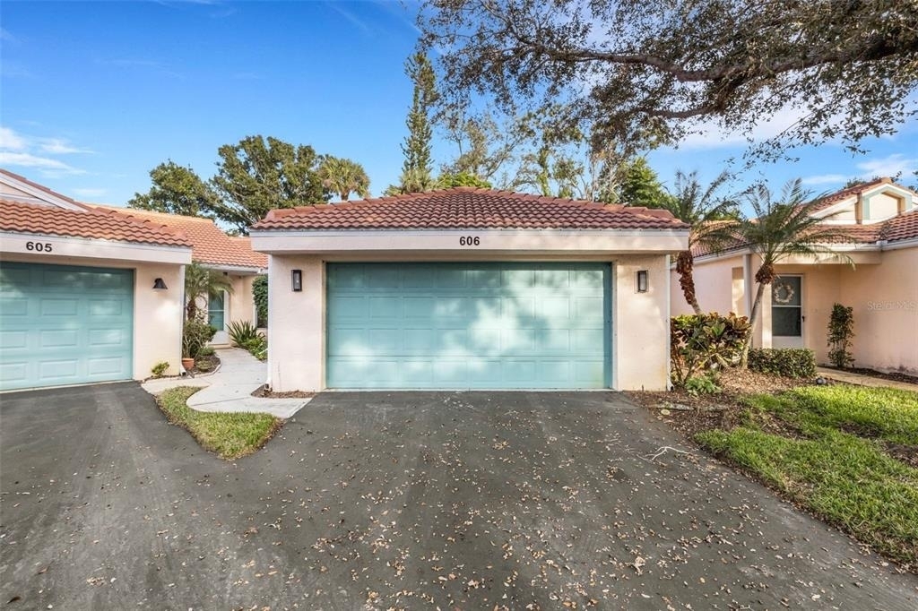606 Marcus Street - Photo 0