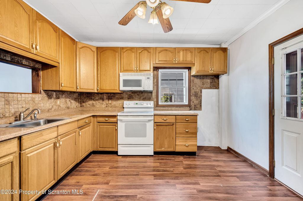 630 E Lackawanna Avenue - Photo 7