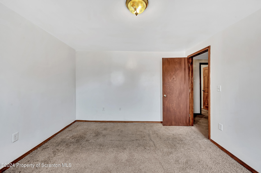 630 E Lackawanna Avenue - Photo 15