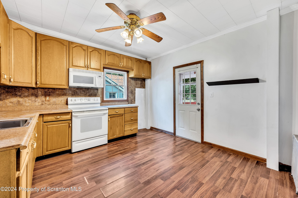 630 E Lackawanna Avenue - Photo 6
