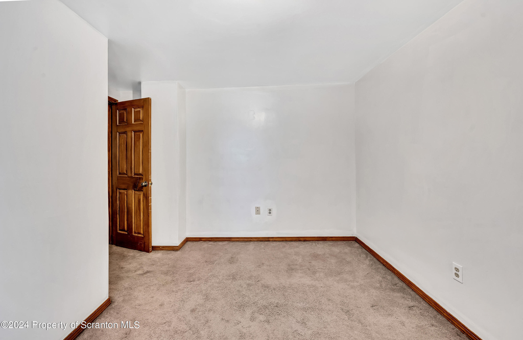 630 E Lackawanna Avenue - Photo 13