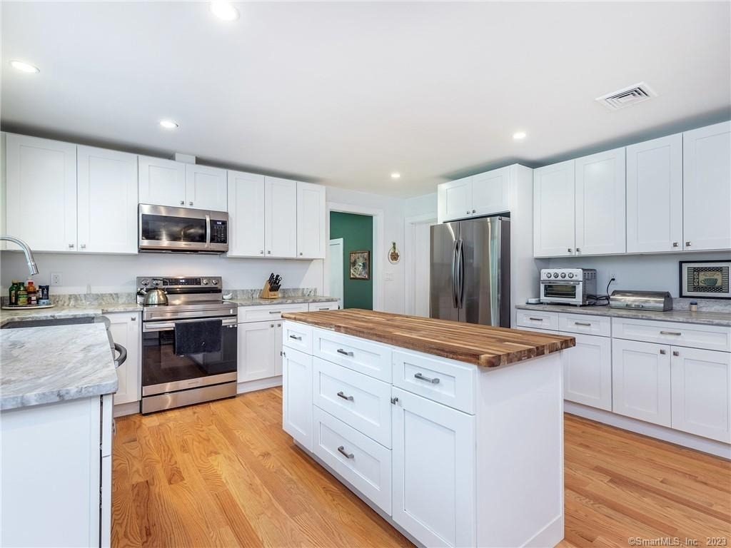 23 Cornwall Road - Photo 3