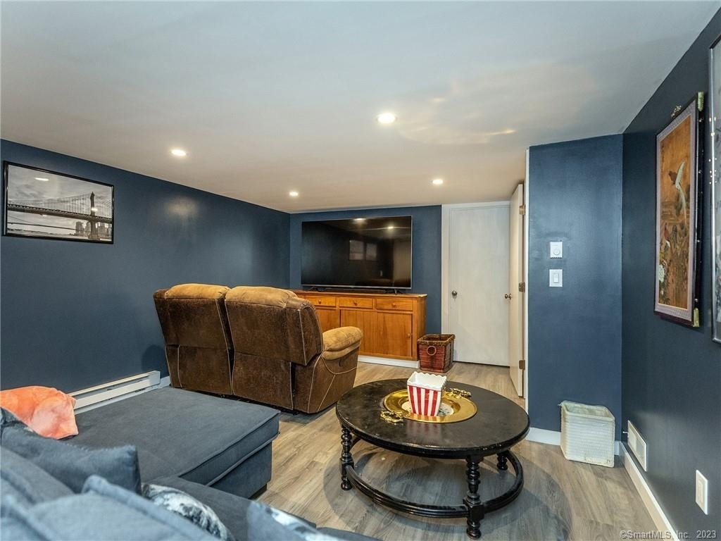 23 Cornwall Road - Photo 32
