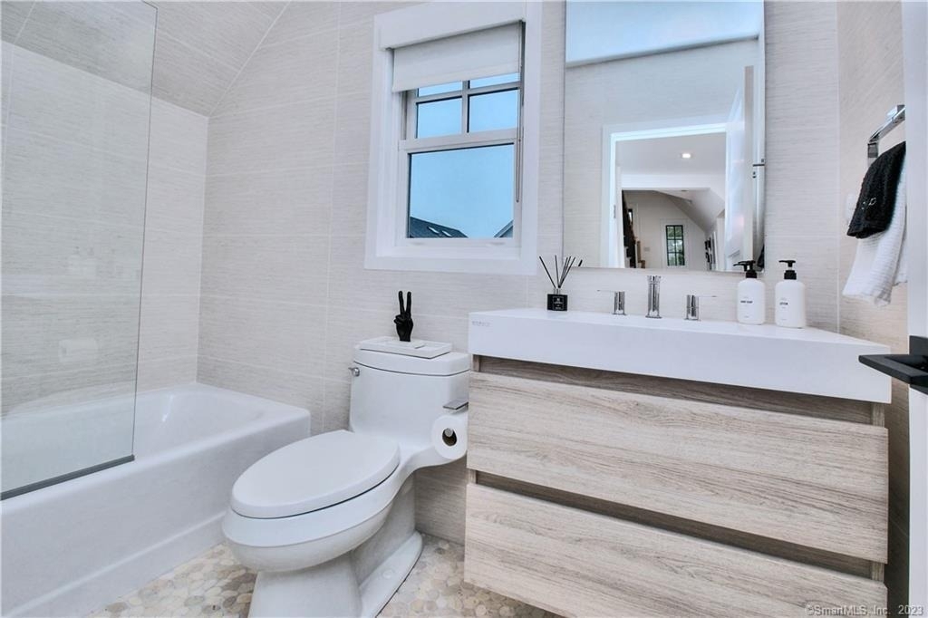 18 Danbury Avenue - Photo 25