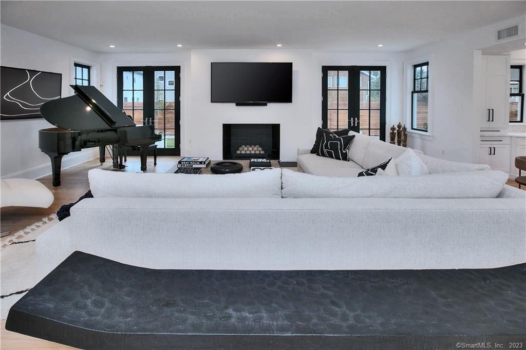 18 Danbury Avenue - Photo 13
