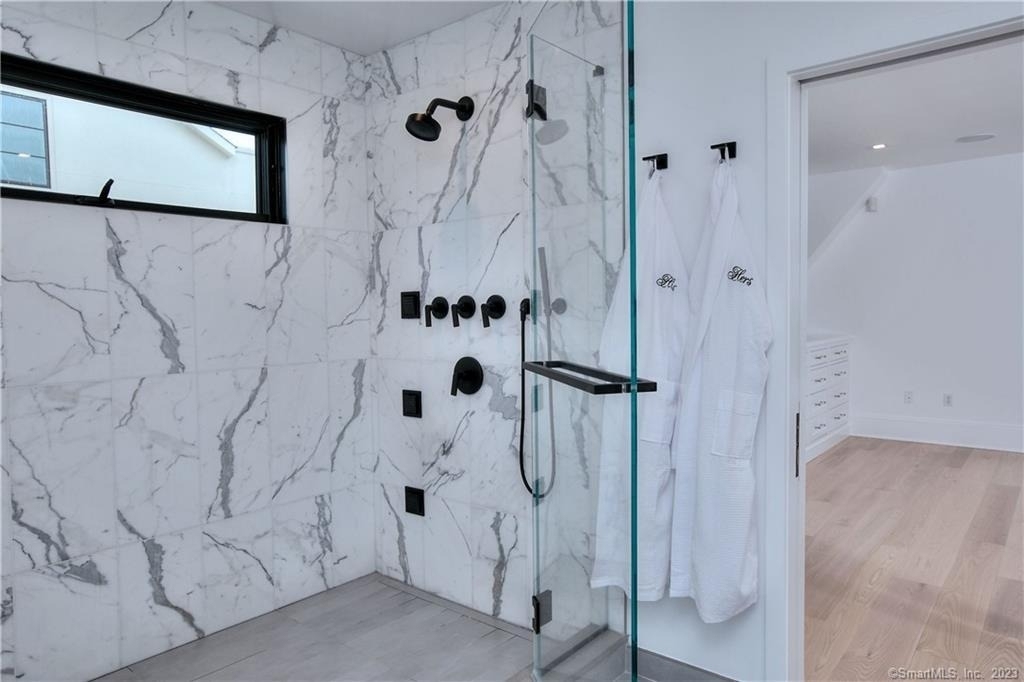 18 Danbury Avenue - Photo 23