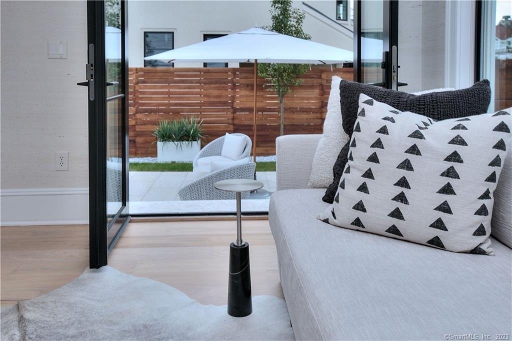 18 Danbury Avenue - Photo 11