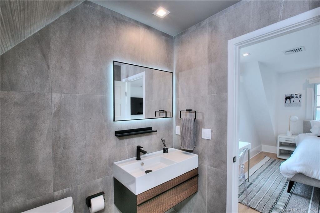 18 Danbury Avenue - Photo 29