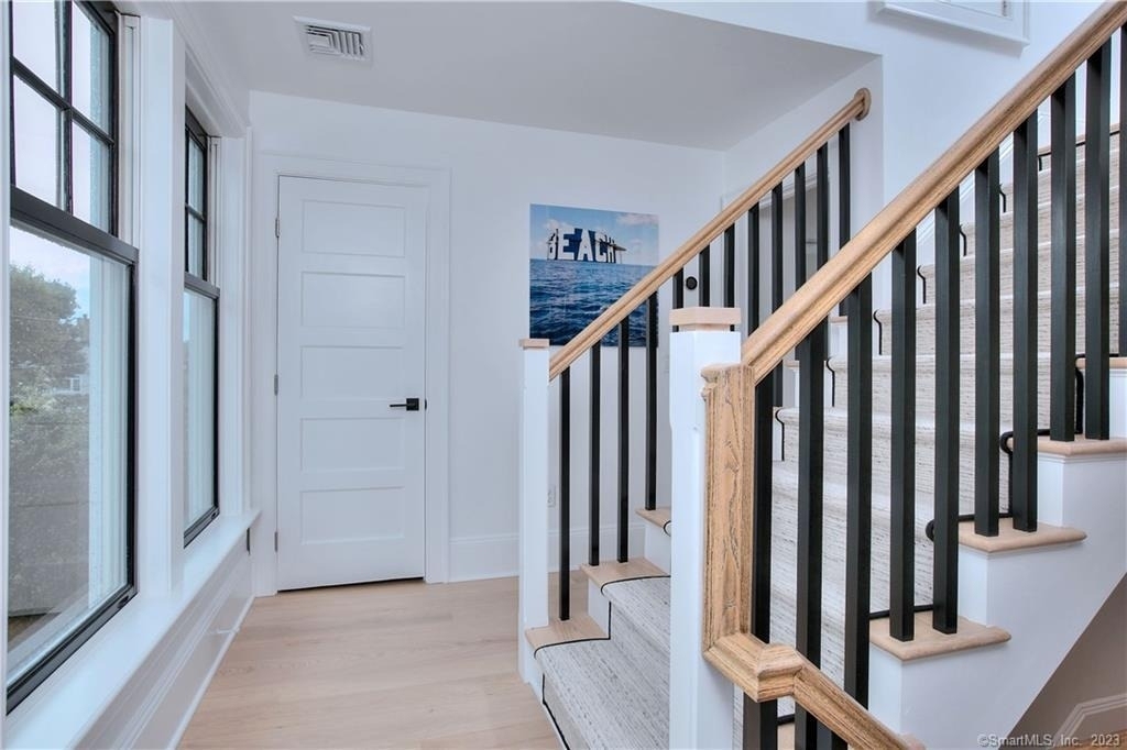 18 Danbury Avenue - Photo 20