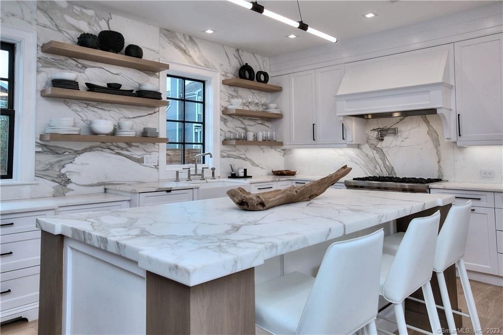 18 Danbury Avenue - Photo 8