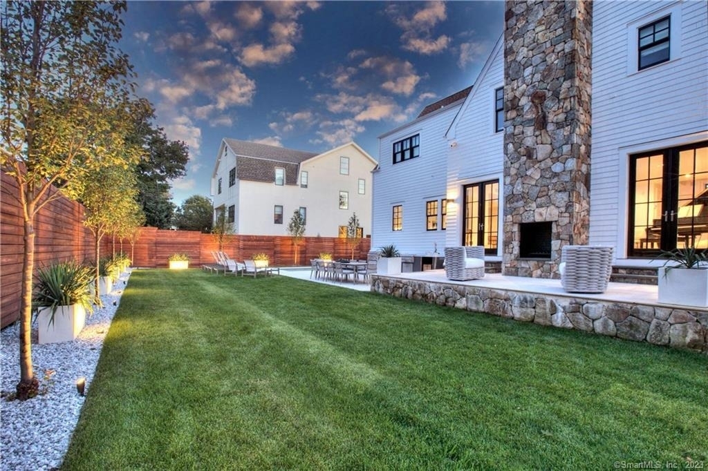 18 Danbury Avenue - Photo 35