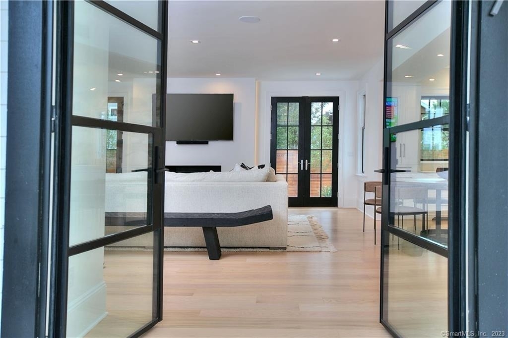 18 Danbury Avenue - Photo 5