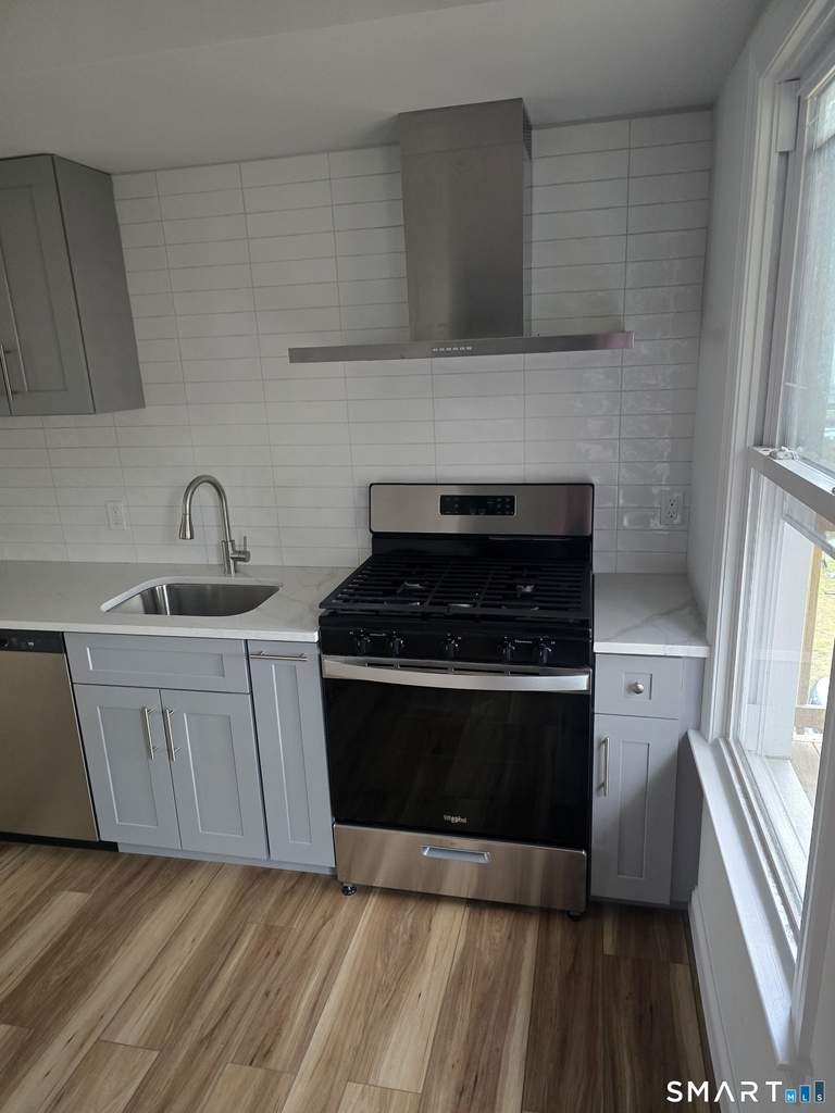 530 Jane Street - Photo 3