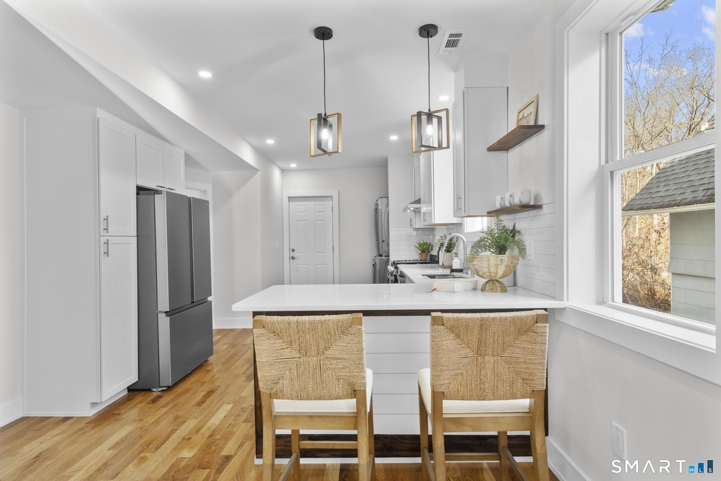 54 Plaza Avenue - Photo 12