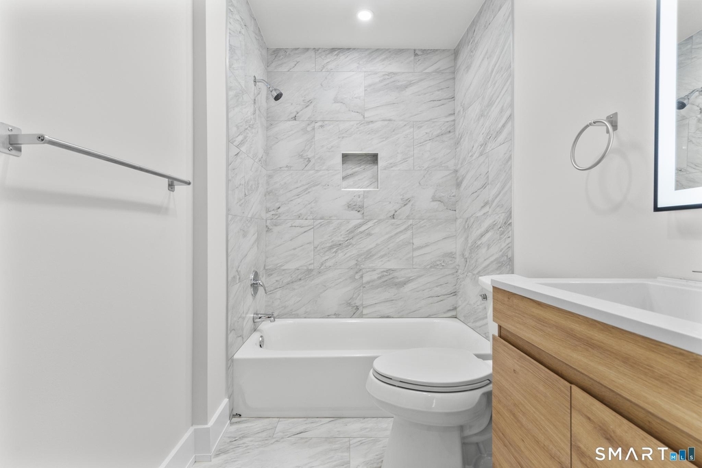 54 Plaza Avenue - Photo 9
