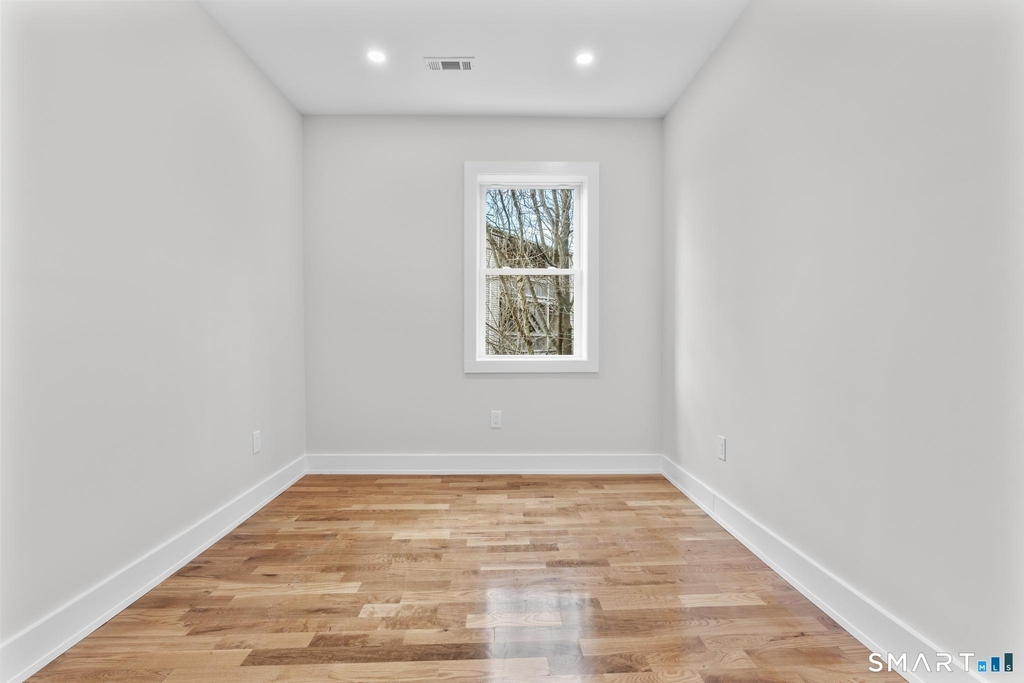 54 Plaza Avenue - Photo 19