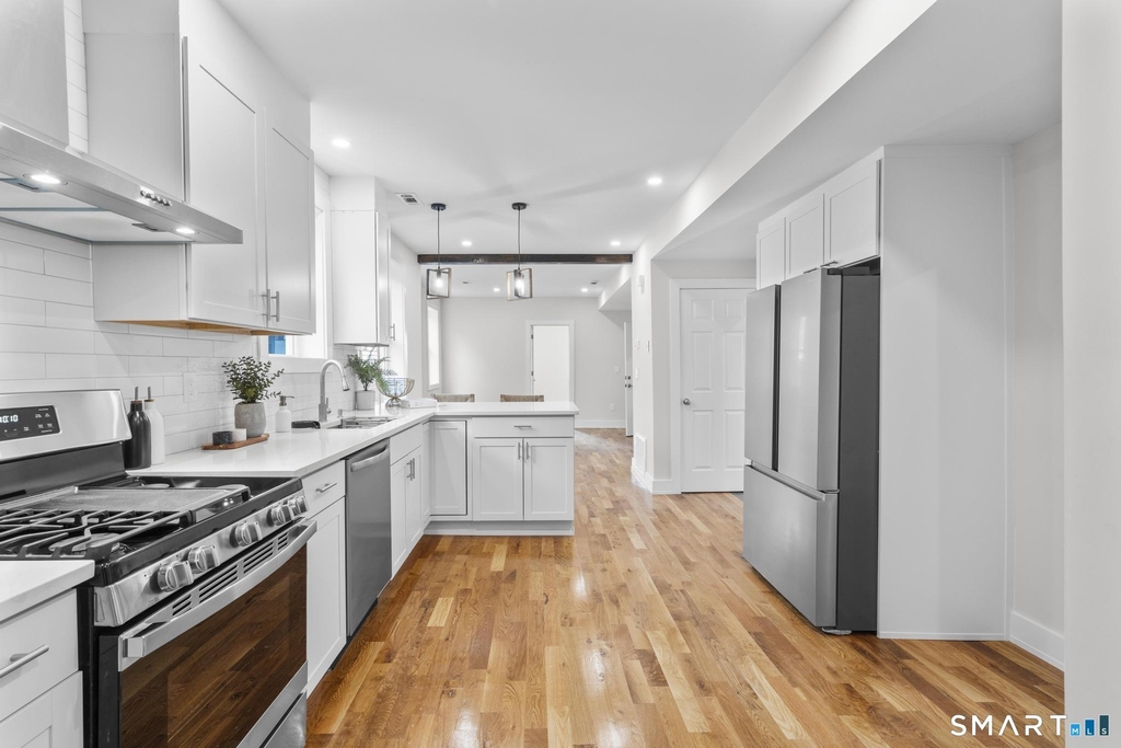 54 Plaza Avenue - Photo 16