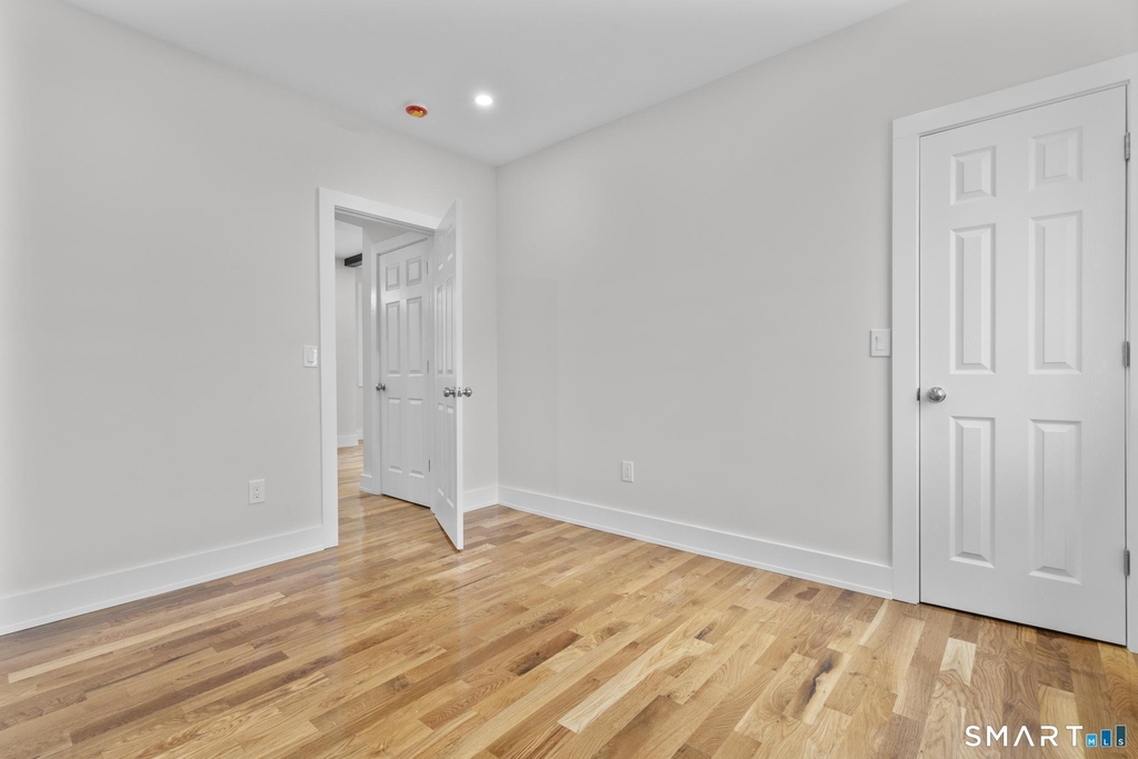 54 Plaza Avenue - Photo 18