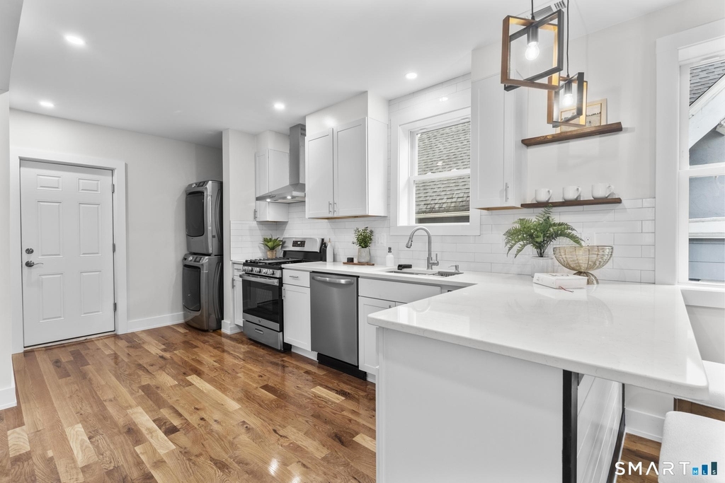 54 Plaza Avenue - Photo 13