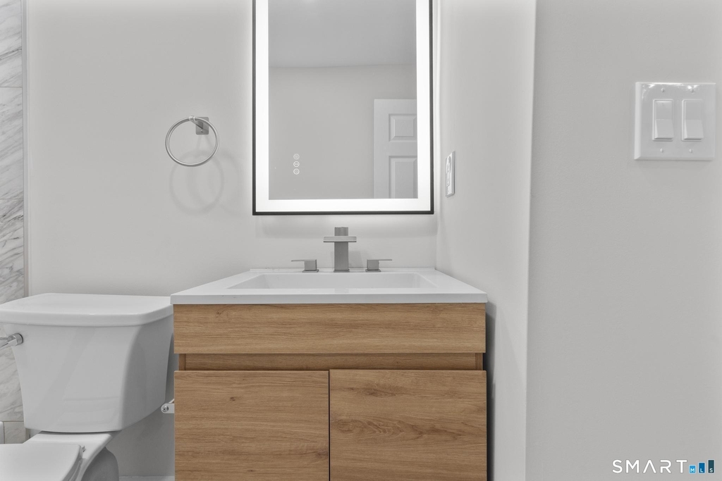 54 Plaza Avenue - Photo 10