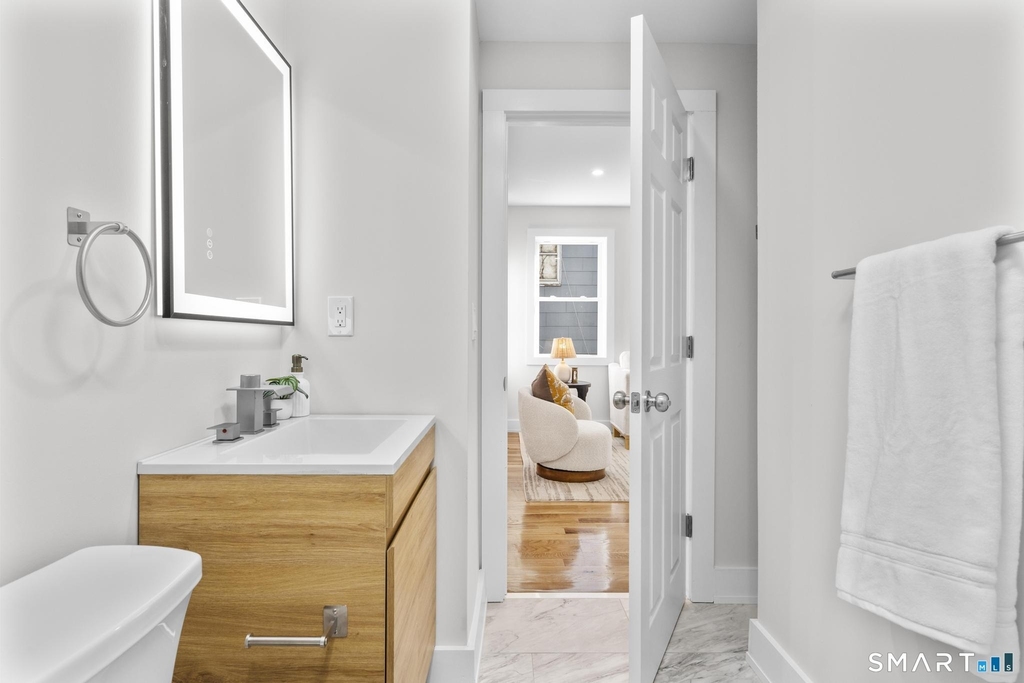 54 Plaza Avenue - Photo 9