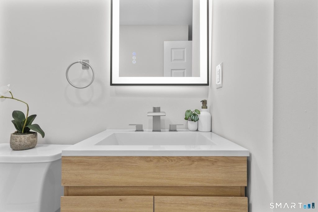 54 Plaza Avenue - Photo 10