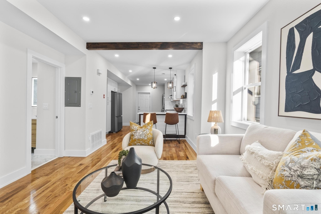 54 Plaza Avenue - Photo 4
