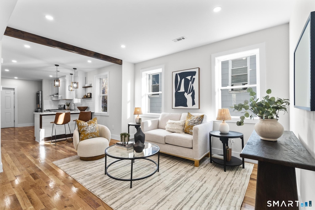 54 Plaza Avenue - Photo 3