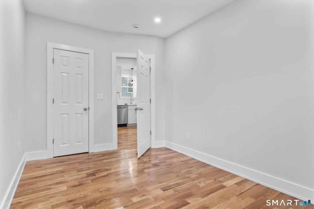 54 Plaza Avenue - Photo 17