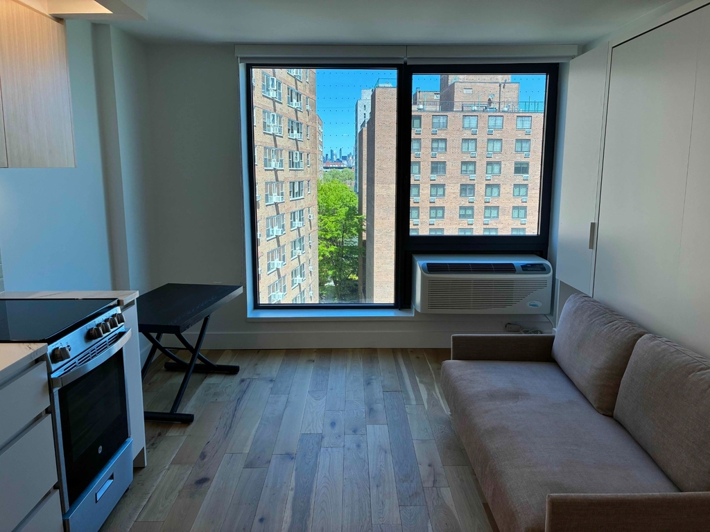 Studio Sanctuary in Fort Greene, Brooklyn - Photo 2