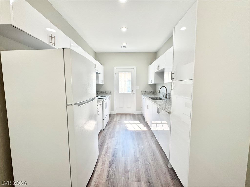 1401 Ogallala Street - Photo 4