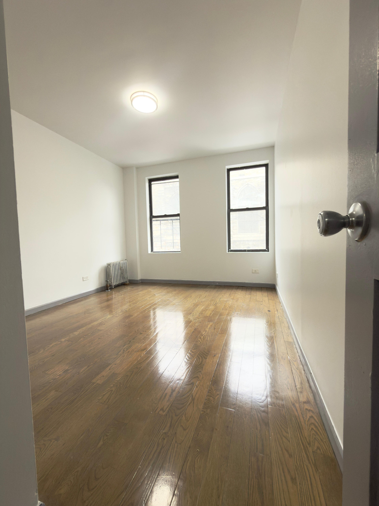 600 West 186th Street - Photo 12