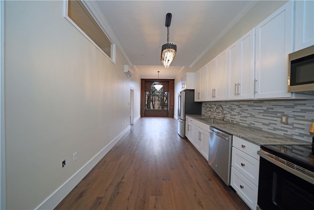 184 Apt. 207 N Main Street - Photo 3