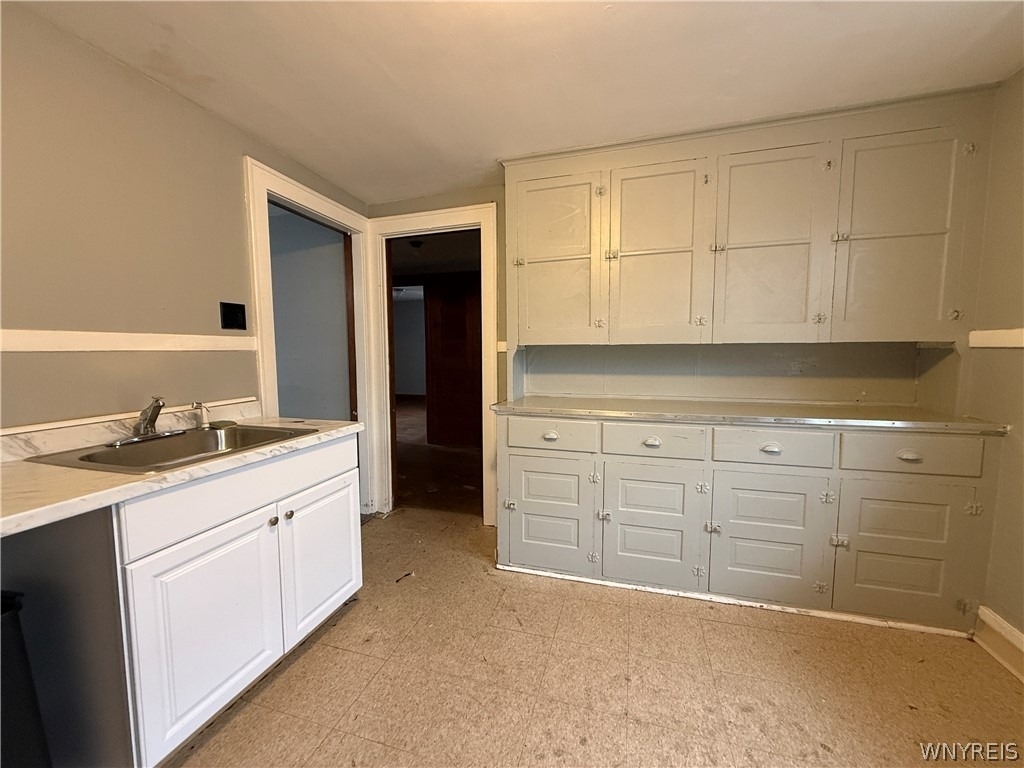 110 Gerald Avenue - Photo 4