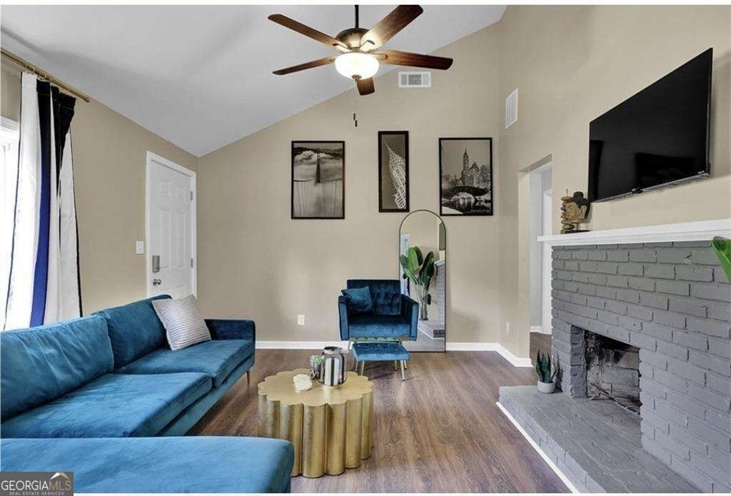 3162 Oakdale Road - Photo 2
