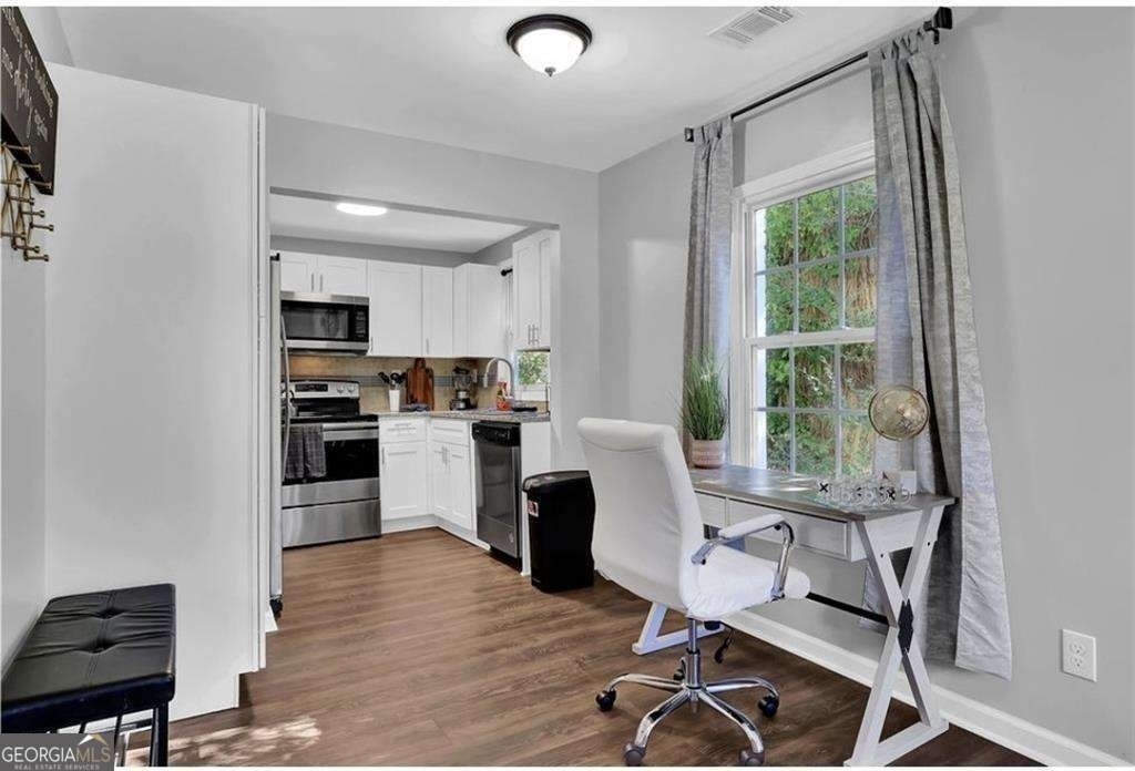 3162 Oakdale Road - Photo 14