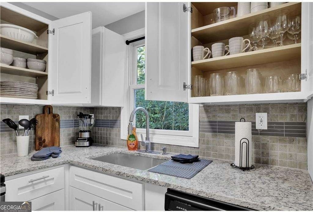 3162 Oakdale Road - Photo 13