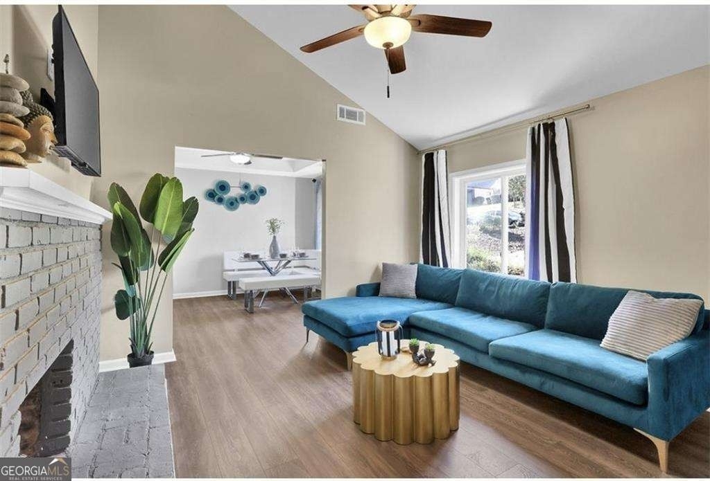3162 Oakdale Road - Photo 3
