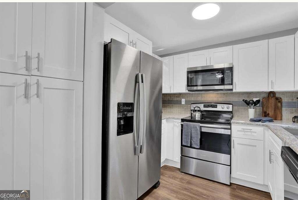 3162 Oakdale Road - Photo 10