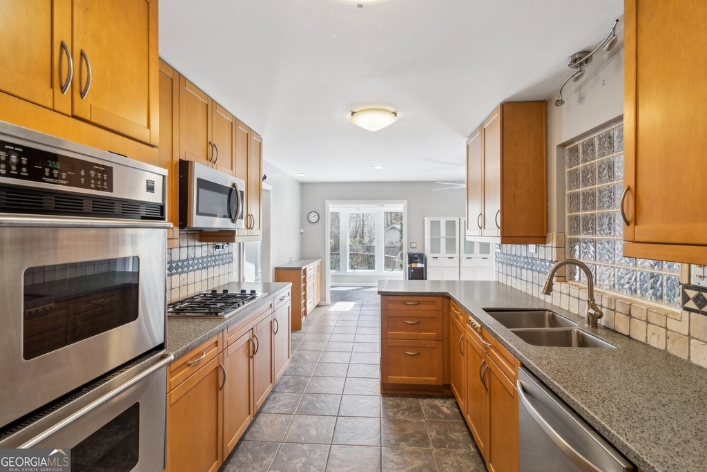 355 Westerhall Court - Photo 9