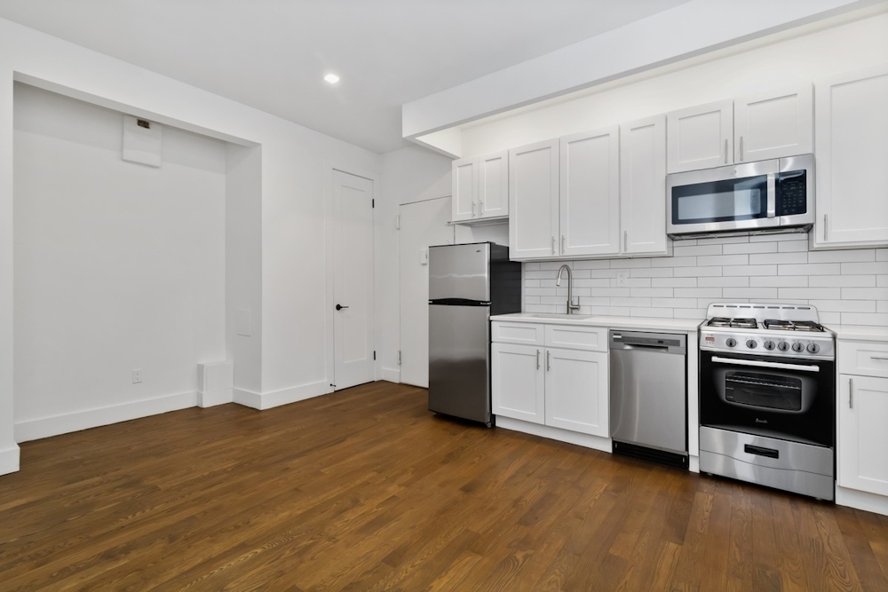 Claremont Ave & Tiemann Place - Photo 1
